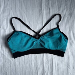 Lululemon sports bra